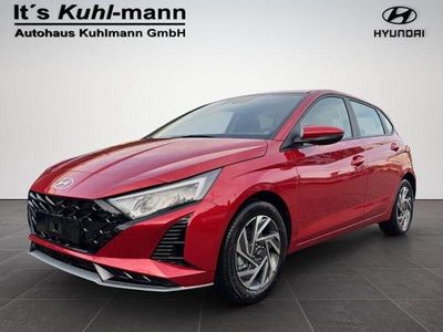 Neu Hyundai i20 Trend 101 PS (74 kW) 2025 Dragon red Kleinwagen