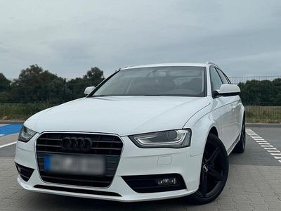 Weiß Gebraucht 2012 Audi A4 Kombi | 8.500 € (Fairer Preis)