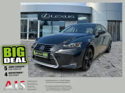Gebraucht Lexus IS300h Sport Line 223 PS (164 kW) 2018 Graphite black Limousine