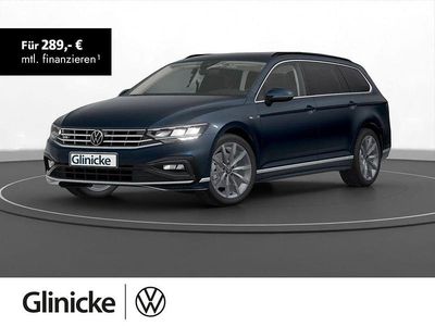 Aquamarinblau metallic Gebraucht 2023 VW Passat R-line Kombi | 27.480 € (Fairer Preis)