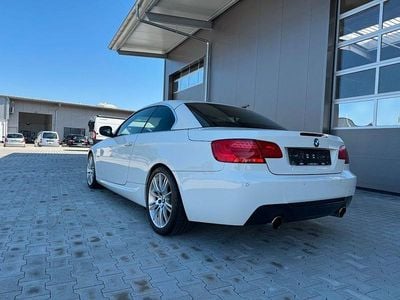Weiß Gebraucht 2013 BMW 320 Cabriolet M Sport Cabrio | 22.500 €