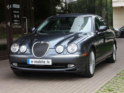 Grau Gebraucht 2002 Jaguar S-Type Executive Limousine | 13.400 €