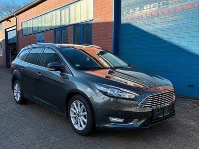 Gebraucht Ford Focus Titanium 125 PS (91 kW) 2018 Grau Kombi