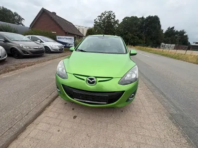 Gebraucht Mazda 2 Active 75 PS (55 kW) 2011 Grün Kleinwagen