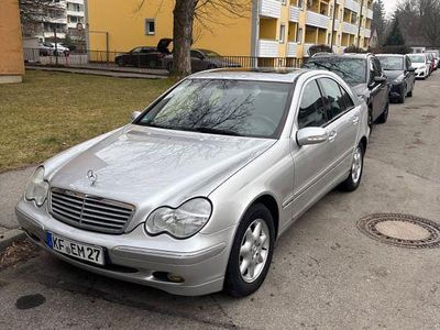 Schwarz Gebraucht 2005 Mercedes 200 Limousine | 2.900 €
