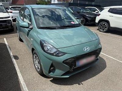 Neu Hyundai i10 Select 63 PS (46 kW) 2025 Grün Kleinwagen