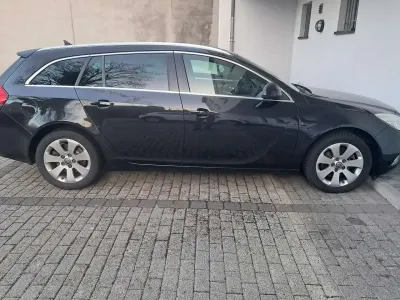 Begagnad Opel Insignia Design Edition 131 HK (96 kW) 2011 Kombi