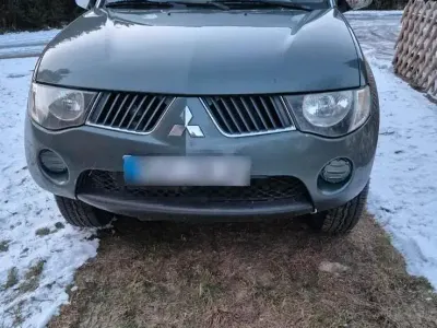 Gebraucht Mitsubishi L200 136 PS (100 kW) 2010 Grün Pickup