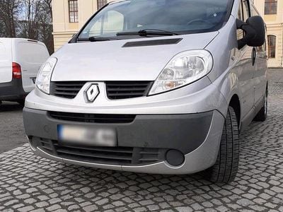 Gebraucht Renault Trafic 114 PS (83 kW) 2014 Silber Van / Kleinbus