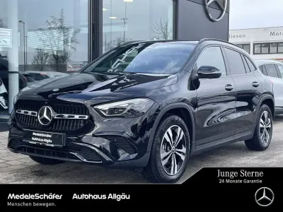 Gebraucht Mercedes GLA200 Progressive 163 PS (119 kW) 2026 Schwarz SUV