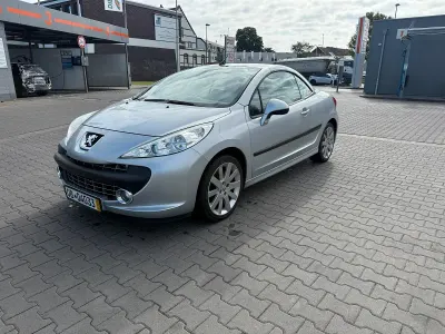 Gebraucht Peugeot 207 CC 150 PS (110 kW) 2008 Silber Cabrio