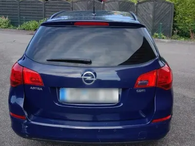 Gebraucht Opel Astra 120 PS (88 kW) 2012 Blau Kombi