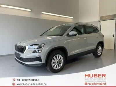 Neu Skoda Karoq Ambiente 150 PS (110 kW) 2026 [m3m3] stahl grau SUV