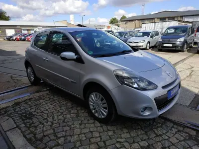 Gebraucht Renault Clio 79 PS (58 kW) 2009 Silber Kleinwagen
