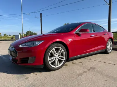 Gebraucht Tesla Model S 225 kW (306 PS) 2013 Rot Kleinwagen