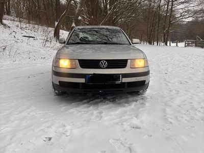 Gebraucht VW Passat 150 PS (110 kW) 1998 Silber Limousine