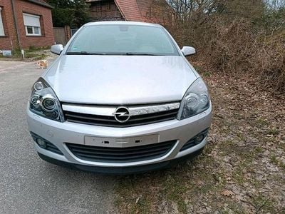 Gebraucht Opel Astra GTC Cosmo 125 PS (91 kW) 2006 Silber Coupé