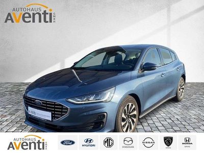 Chromablau metallic Gebraucht 2023 Ford Focus Titanium Limousine | 22.495 € (Etwas zu teuer)