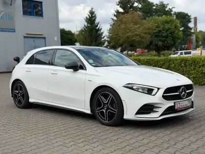 Gebraucht Mercedes A180 AMG line 136 PS (100 kW) 2021 Weiß Limousine