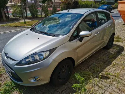 Gebraucht Ford Fiesta Trend 82 PS (60 kW) 2012 Silber Limousine
