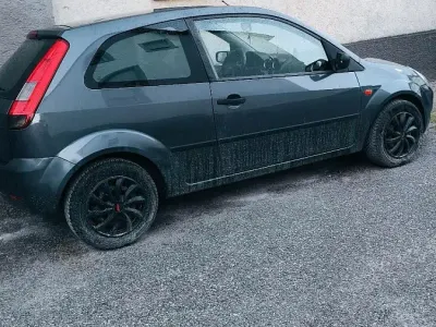 Gebraucht Ford Fiesta 2005 Grau Kleinwagen