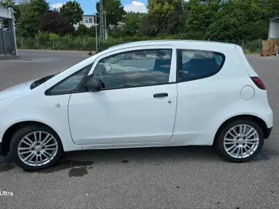Gebraucht Mitsubishi Colt 100 PS (73 kW) 2009 Weiß Kleinwagen