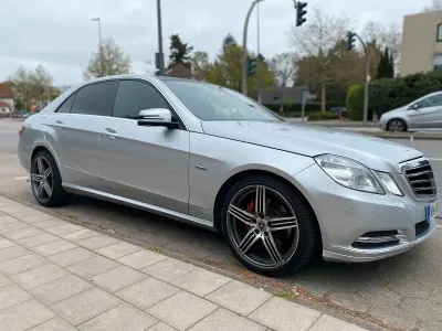 Usata Mercedes E350 231 CV (169 kW) 2010 Argento Berlina