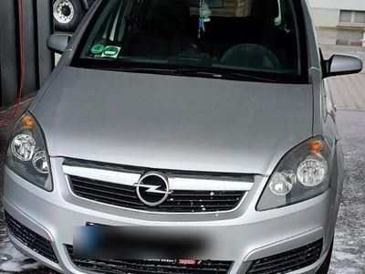 Silber Gebraucht 2006 Opel Zafira Van / Kleinbus | 3.200 € (Etwas zu teuer)