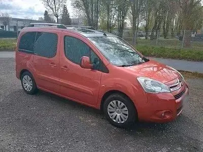Gebraucht Citroën Berlingo 92 PS (67 kW) 2010 Rot Van / Kleinbus