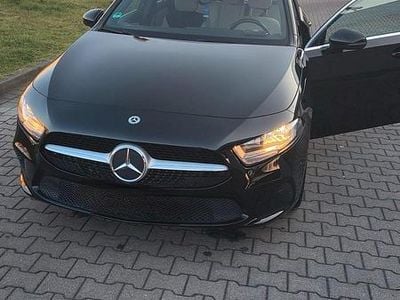 Gebraucht Mercedes A180 Progressive 136 PS (100 kW) 2020 Schwarz Limousine
