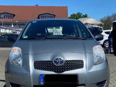 Gebraucht Toyota Yaris Cool 87 PS (63 kW) 2007 Grau Kleinwagen