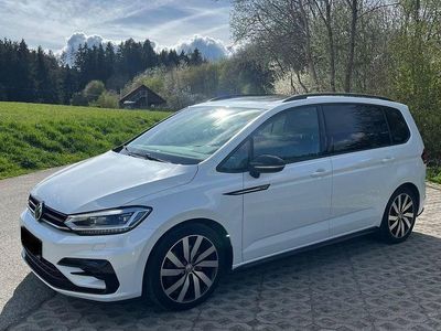 Usata VW Touran R-line 190 CV (139 kW) 2017 Bianco Monovolume