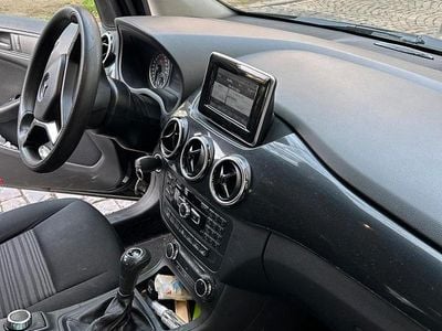 Gebraucht Mercedes B180 109 PS (80 kW) 2013 Schwarz Van / Kleinbus