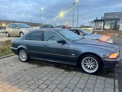 BMW 523