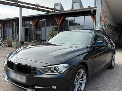 Gebraucht BMW 320 Sport Line 184 PS (135 kW) 2015 Schwarz Kombi
