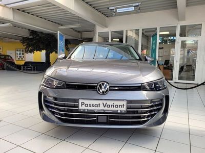 Gebraucht VW Passat Elegance 150 PS (110 kW) 2024 Grau Kombi
