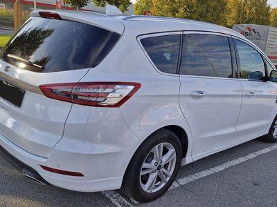 Weiß Gebraucht 2022 Ford S-MAX Titanium Van / Kleinbus | 24.500 € (Fairer Preis)