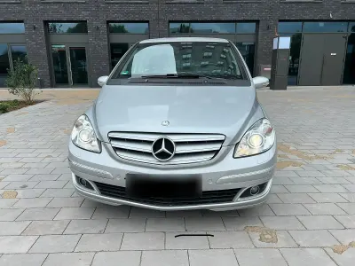 Gebraucht Mercedes B180 136 PS (100 kW) 2006 Silber Van / Kleinbus