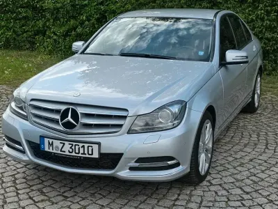 Gebraucht Mercedes C200 Avantgarde 184 PS (135 kW) 2012 Silber Limousine