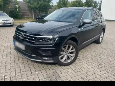 Gebraucht VW Tiguan Allspace Highline 150 PS (110 kW) 2020 Schwarz SUV