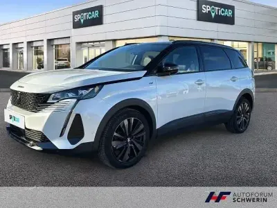 Gebraucht Peugeot 5008 GT 131 PS (96 kW) 2023 Weiß metallic (metallic) SUV