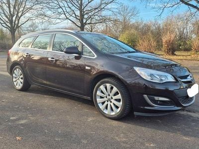 Gebraucht Opel Astra Selection 116 PS (85 kW) 2013 Braun Kombi