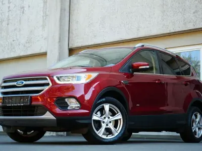 Gebraucht Ford Kuga Titanium 150 PS (110 kW) 2017 Rot SUV