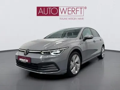 Gebraucht VW Golf VIII Style 131 PS (96 kW) 2024 Grau Limousine