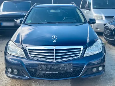 Gebraucht Mercedes C180 156 PS (114 kW) 2013 Blau Kombi