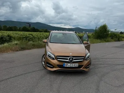 Gebraucht Mercedes B250 211 PS (155 kW) 2016 Braun Van / Kleinbus