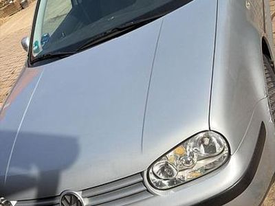 Gebraucht VW Golf IV 75 PS (55 kW) 2000 Silber Kleinwagen