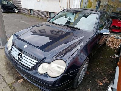 Transitblau metallic 359 Gebraucht 2003 Mercedes C180 Coupé | 3.900 € (Teuer)
