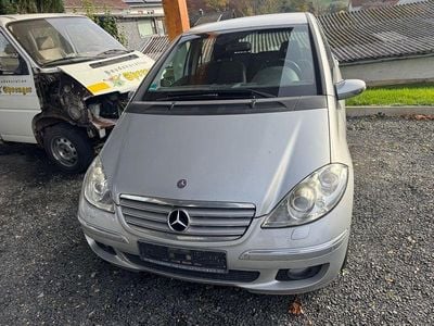 Silber Gebraucht 2005 Mercedes A200 Van / Kleinbus | 750 €