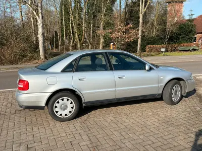 Gebraucht Audi A4 125 PS (91 kW) 1999 Silber Limousine